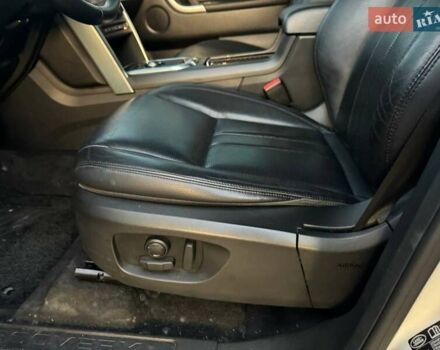 Белый Ленд Ровер Discovery Sport, объемом двигателя 2 л и пробегом 152 тыс. км за 16500 $, фото 10 на Automoto.ua