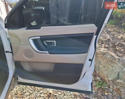 Белый Ленд Ровер Discovery Sport, объемом двигателя 2 л и пробегом 210 тыс. км за 16999 $, фото 26 на Automoto.ua