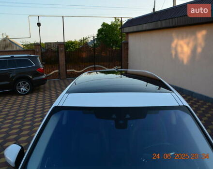 Белый Ленд Ровер Discovery Sport, объемом двигателя 2 л и пробегом 84 тыс. км за 20200 $, фото 6 на Automoto.ua