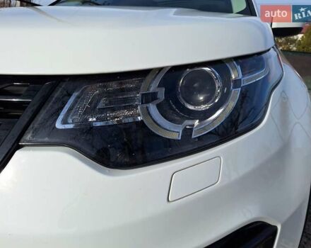 Белый Ленд Ровер Discovery Sport, объемом двигателя 2 л и пробегом 210 тыс. км за 16999 $, фото 12 на Automoto.ua