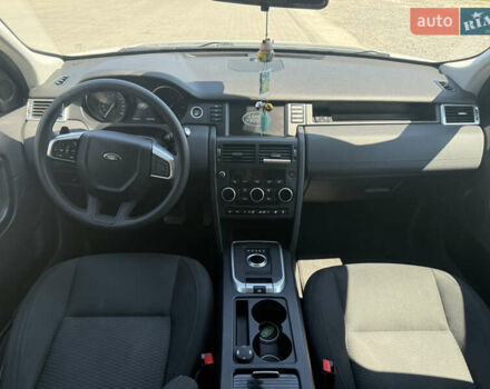 Белый Ленд Ровер Discovery Sport, объемом двигателя 2 л и пробегом 134 тыс. км за 22200 $, фото 8 на Automoto.ua