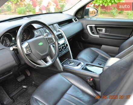 Белый Ленд Ровер Discovery Sport, объемом двигателя 2 л и пробегом 84 тыс. км за 20200 $, фото 10 на Automoto.ua