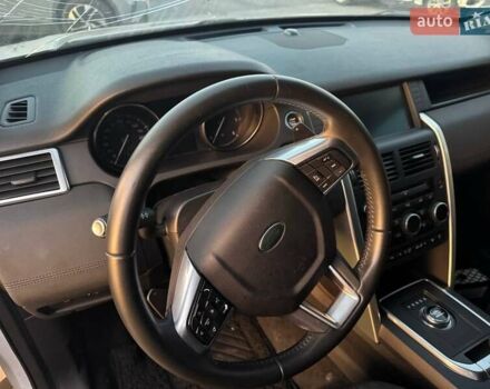 Белый Ленд Ровер Discovery Sport, объемом двигателя 2 л и пробегом 152 тыс. км за 16500 $, фото 12 на Automoto.ua