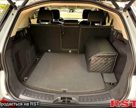Білий Ленд Ровер Discovery Sport, об'ємом двигуна 2 л та пробігом 88 тис. км за 26300 $, фото 12 на Automoto.ua