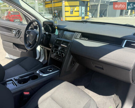 Белый Ленд Ровер Discovery Sport, объемом двигателя 2 л и пробегом 134 тыс. км за 22200 $, фото 10 на Automoto.ua