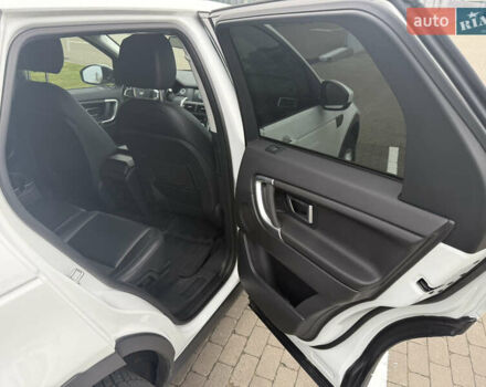 Белый Ленд Ровер Discovery Sport, объемом двигателя 2 л и пробегом 93 тыс. км за 22500 $, фото 8 на Automoto.ua