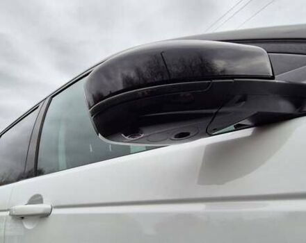 Білий Ленд Ровер Discovery Sport, об'ємом двигуна 2 л та пробігом 70 тис. км за 18300 $, фото 21 на Automoto.ua