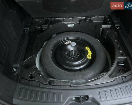 Белый Ленд Ровер Discovery Sport, объемом двигателя 2 л и пробегом 85 тыс. км за 20900 $, фото 20 на Automoto.ua