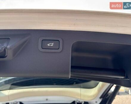 Белый Ленд Ровер Discovery Sport, объемом двигателя 2 л и пробегом 108 тыс. км за 16999 $, фото 22 на Automoto.ua