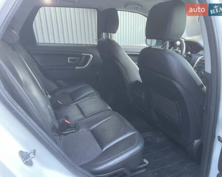 Белый Ленд Ровер Discovery Sport, объемом двигателя 2 л и пробегом 85 тыс. км за 20900 $, фото 9 на Automoto.ua