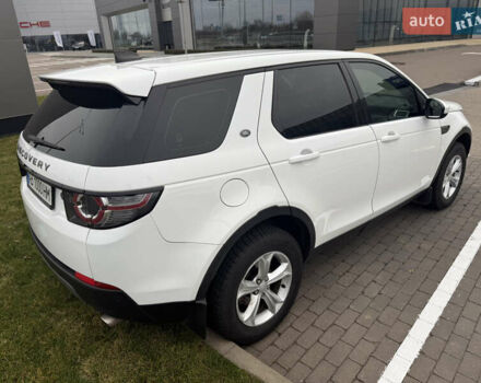 Белый Ленд Ровер Discovery Sport, объемом двигателя 2 л и пробегом 93 тыс. км за 22500 $, фото 19 на Automoto.ua