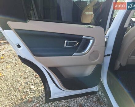 Белый Ленд Ровер Discovery Sport, объемом двигателя 2 л и пробегом 210 тыс. км за 16999 $, фото 21 на Automoto.ua