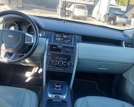 Белый Ленд Ровер Discovery Sport, объемом двигателя 2 л и пробегом 122 тыс. км за 11499 $, фото 21 на Automoto.ua
