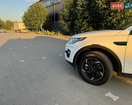 Белый Ленд Ровер Discovery Sport, объемом двигателя 2 л и пробегом 165 тыс. км за 25000 $, фото 3 на Automoto.ua