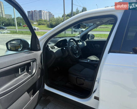 Белый Ленд Ровер Discovery Sport, объемом двигателя 2 л и пробегом 134 тыс. км за 22200 $, фото 11 на Automoto.ua