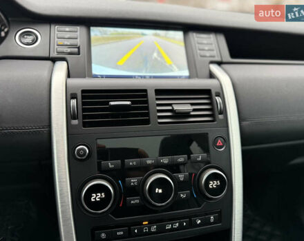 Белый Ленд Ровер Discovery Sport, объемом двигателя 2 л и пробегом 66 тыс. км за 20999 $, фото 20 на Automoto.ua
