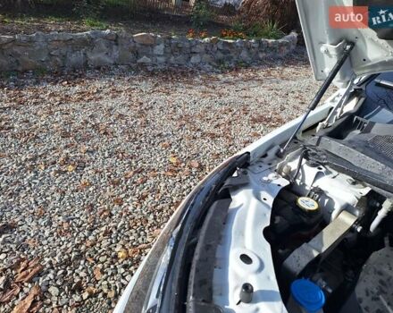 Белый Ленд Ровер Discovery Sport, объемом двигателя 2 л и пробегом 210 тыс. км за 16999 $, фото 45 на Automoto.ua