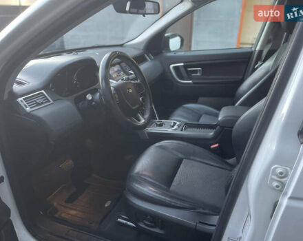Белый Ленд Ровер Discovery Sport, объемом двигателя 2 л и пробегом 85 тыс. км за 20900 $, фото 17 на Automoto.ua