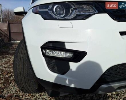Белый Ленд Ровер Discovery Sport, объемом двигателя 2 л и пробегом 210 тыс. км за 16999 $, фото 16 на Automoto.ua