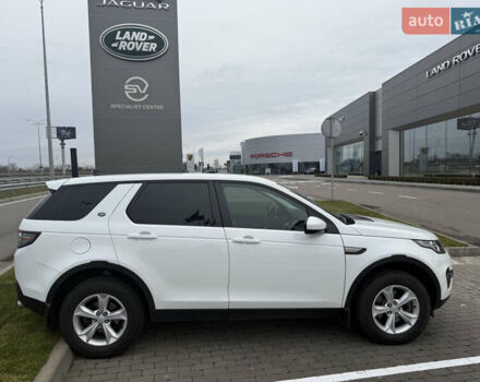 Белый Ленд Ровер Discovery Sport, объемом двигателя 2 л и пробегом 93 тыс. км за 22500 $, фото 11 на Automoto.ua