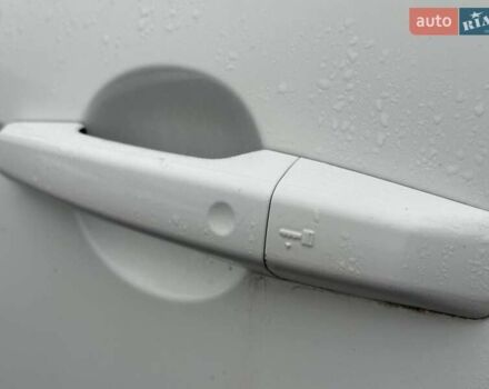 Белый Ленд Ровер Discovery Sport, объемом двигателя 2 л и пробегом 142 тыс. км за 11900 $, фото 23 на Automoto.ua