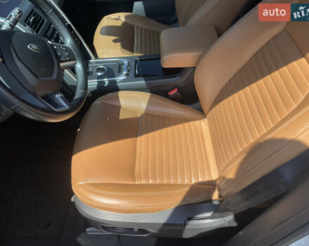 Білий Ленд Ровер Discovery Sport, об'ємом двигуна 2 л та пробігом 142 тис. км за 18200 $, фото 10 на Automoto.ua