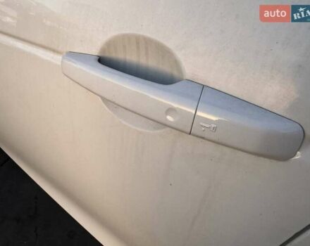 Белый Ленд Ровер Discovery Sport, объемом двигателя 2 л и пробегом 152 тыс. км за 16500 $, фото 7 на Automoto.ua