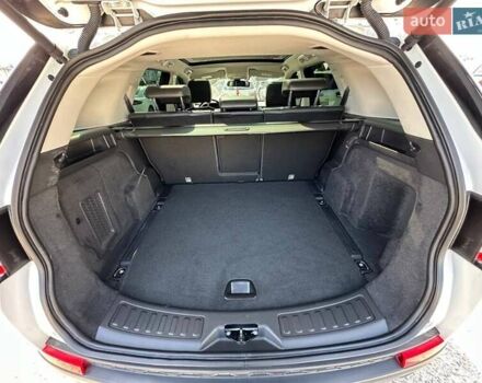 Білий Ленд Ровер Discovery Sport, об'ємом двигуна 2 л та пробігом 105 тис. км за 27200 $, фото 15 на Automoto.ua