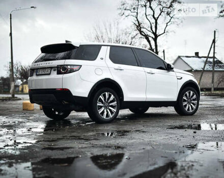 Белый Ленд Ровер Discovery Sport, объемом двигателя 2 л и пробегом 49 тыс. км за 31999 $, фото 3 на Automoto.ua