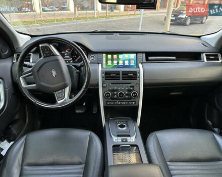 Білий Ленд Ровер Discovery Sport, об'ємом двигуна 2 л та пробігом 137 тис. км за 24900 $, фото 6 на Automoto.ua