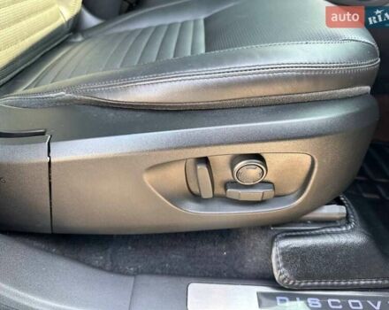 Білий Ленд Ровер Discovery Sport, об'ємом двигуна 2 л та пробігом 105 тис. км за 27200 $, фото 12 на Automoto.ua