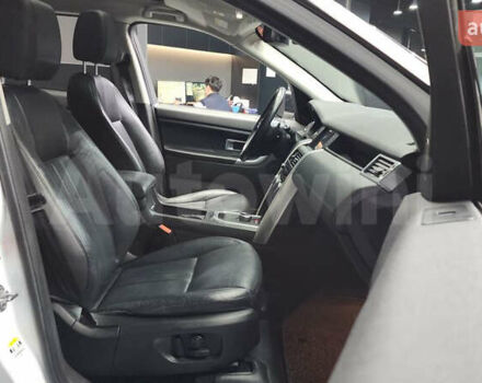 Белый Ленд Ровер Discovery Sport, объемом двигателя 2 л и пробегом 137 тыс. км за 27000 $, фото 6 на Automoto.ua