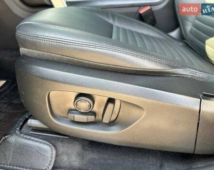 Білий Ленд Ровер Discovery Sport, об'ємом двигуна 2 л та пробігом 105 тис. км за 27200 $, фото 13 на Automoto.ua