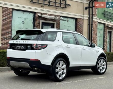 Белый Ленд Ровер Discovery Sport, объемом двигателя 2 л и пробегом 93 тыс. км за 25500 $, фото 10 на Automoto.ua