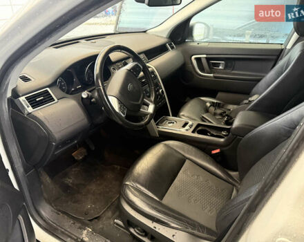 Белый Ленд Ровер Discovery Sport, объемом двигателя 2 л и пробегом 220 тыс. км за 23900 $, фото 9 на Automoto.ua