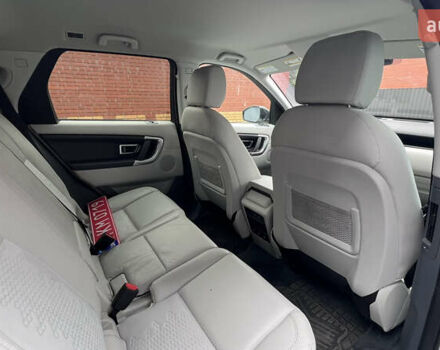 Белый Ленд Ровер Discovery Sport, объемом двигателя 2 л и пробегом 126 тыс. км за 22000 $, фото 10 на Automoto.ua