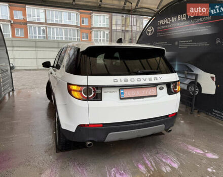 Белый Ленд Ровер Discovery Sport, объемом двигателя 2 л и пробегом 220 тыс. км за 23900 $, фото 6 на Automoto.ua