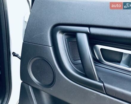 Белый Ленд Ровер Discovery Sport, объемом двигателя 2 л и пробегом 193 тыс. км за 18900 $, фото 45 на Automoto.ua