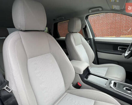 Белый Ленд Ровер Discovery Sport, объемом двигателя 2 л и пробегом 126 тыс. км за 22000 $, фото 14 на Automoto.ua