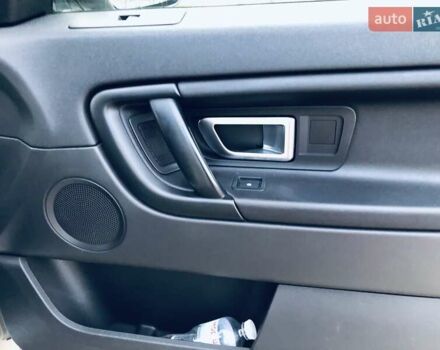 Белый Ленд Ровер Discovery Sport, объемом двигателя 2 л и пробегом 193 тыс. км за 18900 $, фото 41 на Automoto.ua