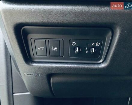 Белый Ленд Ровер Discovery Sport, объемом двигателя 2 л и пробегом 193 тыс. км за 18900 $, фото 25 на Automoto.ua