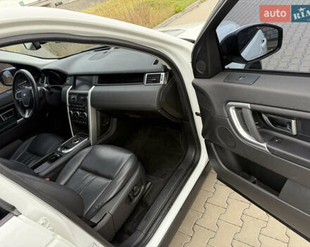 Белый Ленд Ровер Discovery Sport, объемом двигателя 2 л и пробегом 88 тыс. км за 20300 $, фото 17 на Automoto.ua