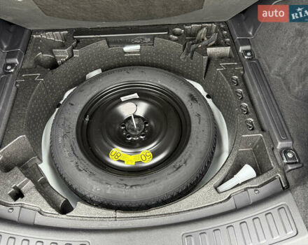 Белый Ленд Ровер Discovery Sport, объемом двигателя 2 л и пробегом 88 тыс. км за 20300 $, фото 23 на Automoto.ua