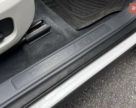 Белый Ленд Ровер Discovery Sport, объемом двигателя 2 л и пробегом 126 тыс. км за 22000 $, фото 11 на Automoto.ua