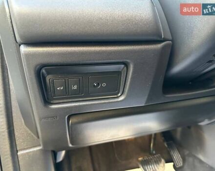 Белый Ленд Ровер Discovery Sport, объемом двигателя 2 л и пробегом 124 тыс. км за 17450 $, фото 15 на Automoto.ua