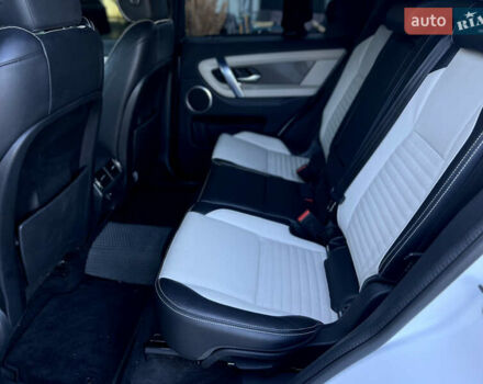 Білий Ленд Ровер Discovery Sport, об'ємом двигуна 2 л та пробігом 58 тис. км за 32900 $, фото 7 на Automoto.ua