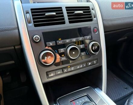Белый Ленд Ровер Discovery Sport, объемом двигателя 2 л и пробегом 128 тыс. км за 23990 $, фото 25 на Automoto.ua