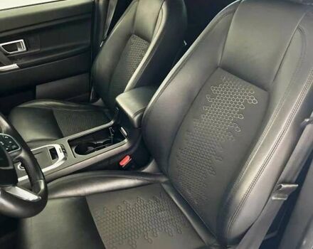 Белый Ленд Ровер Discovery Sport, объемом двигателя 2 л и пробегом 79 тыс. км за 32000 $, фото 8 на Automoto.ua
