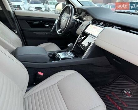 Белый Ленд Ровер Discovery Sport, объемом двигателя 2 л и пробегом 78 тыс. км за 27000 $, фото 39 на Automoto.ua