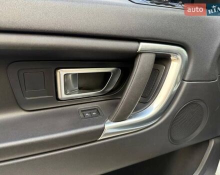 Белый Ленд Ровер Discovery Sport, объемом двигателя 2 л и пробегом 128 тыс. км за 24990 $, фото 15 на Automoto.ua